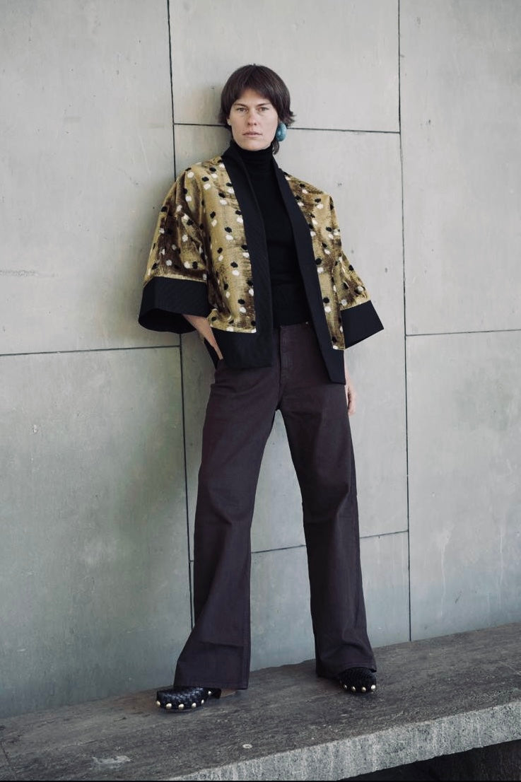 Suzanne Ikat Velvet Jacke – Ganzkörperansicht