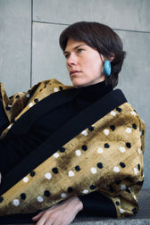Suzanne Ikat Velvet Jacke – Detailansicht des Ikat-Samt-Musters und der Rippstrick-Borte